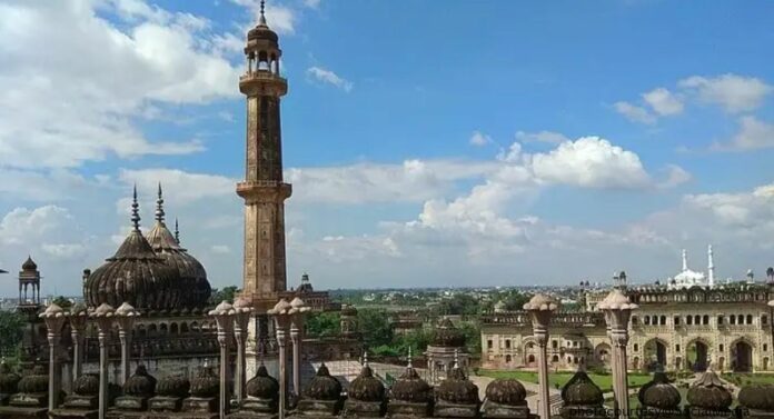 Places To Visit In lucknow: पर्यटकांना भेट देण्यासाठी सर्वोत्तम ठिकाण !