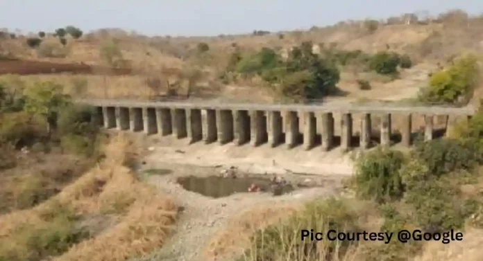 Water Shortage : शिर्डी लोकसभा मतदारसंघासह नाशिक, मराठवाड्याला घाटमाथ्याचे पाणी उपलब्ध करून देण्याची पंतप्रधानांकडे मागणी