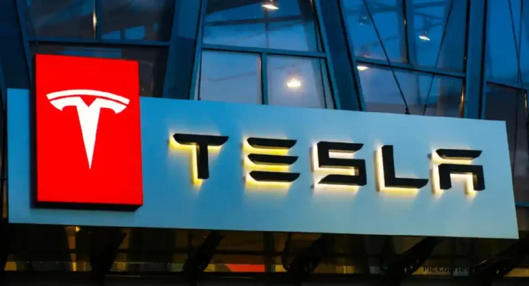 Tesla Share Price : ट्रम्पना इतका जवळ असूनही एलॉन मस्क यांच्या टेस्ला शेअरमध्ये इतकी घसरण कशी झाली?