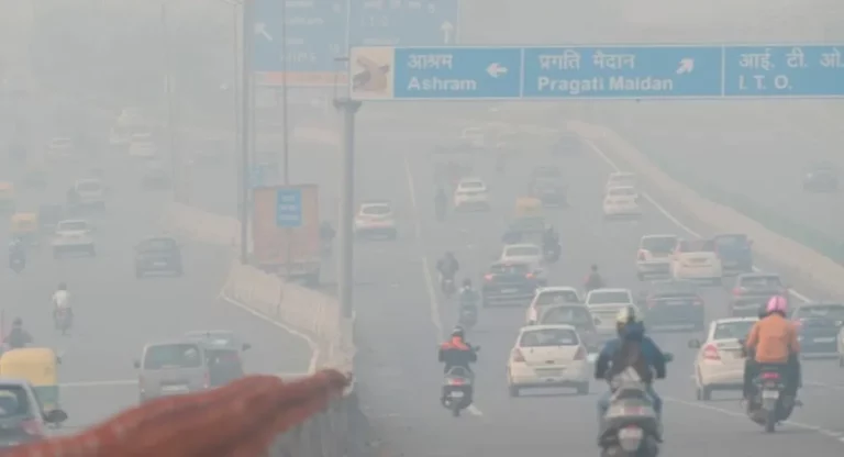 Air Pollution : दिल्लीची हवा पुन्हा प्रदूषित; नवीन वर्षाच्या सेलिब्रेशनमुळे धोका आणखी वाढणार