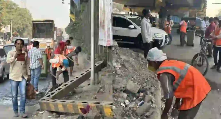 Deep Cleaning Drive : शीव पनवेलमार्गावरील अस्वच्छता; त्या कंत्राटदाराला दोन लाखांचा दंड आणि कारणे दाखवा नोटीसही