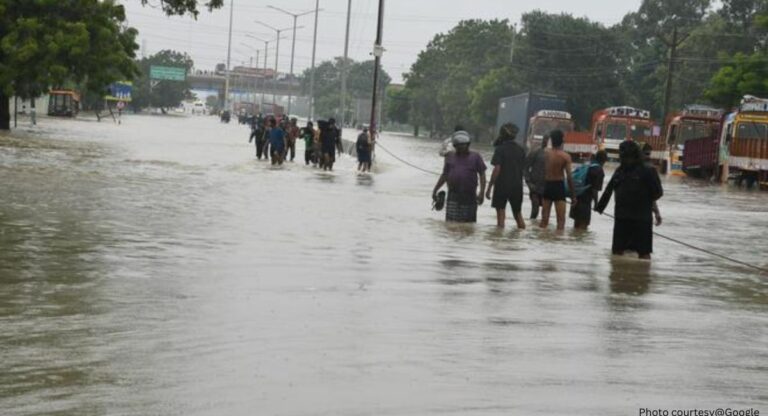 Tamil Nadu Rains: तामिळनाडूमध्ये ‘रेड अलर्ट’; सुरक्षा दलाच्या मदतीने मोठ्या प्रमाणात बचाव कार्य सुरू