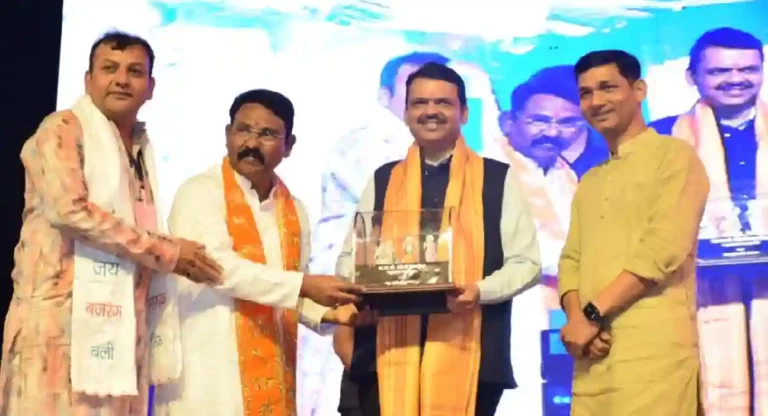 DCM Devendra Fadnavis : देवेंद्र फडणवीस यांच्या हस्ते झाला कारसेवकांचा सत्कार