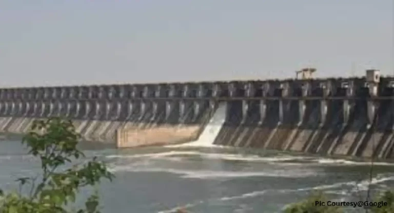 Ujani Dam : अडीच महिन्यांत उजनी धरणात आले १३१ टीएमसी पाणी