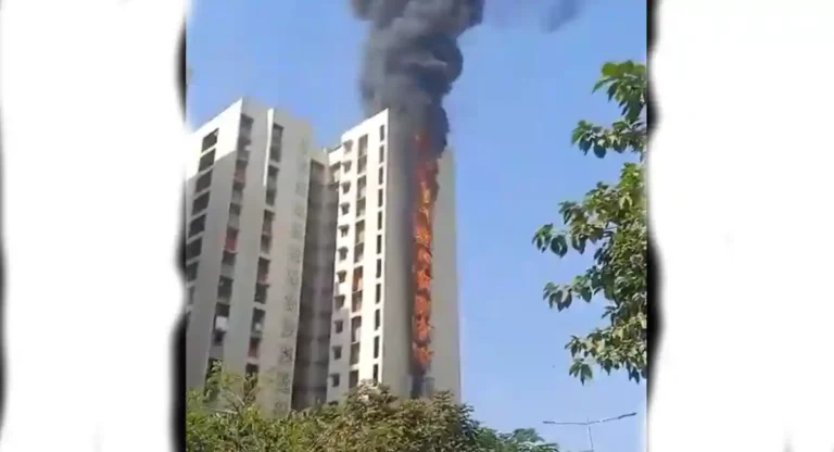 Massive Fire : डोंबिवलीत बहुमजली इमारतीच्या ११ मजल्यांना लागली भीषण आग