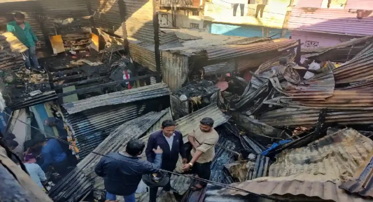 Fire : पुण्यातील मार्केटयार्डकडील आंबेडकर नगर झोपडपट्टीला लागली आग