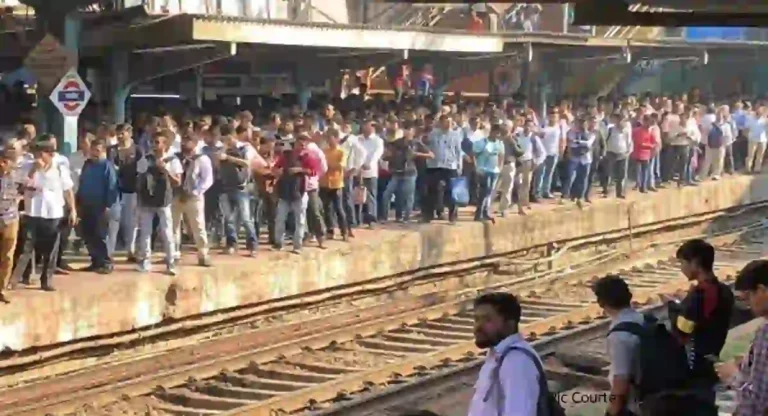 Central Railway : रेल्वे स्थानकात अस्वच्छता कराल तर खैर नाही; किती होणार दंड? जाणून घ्या…