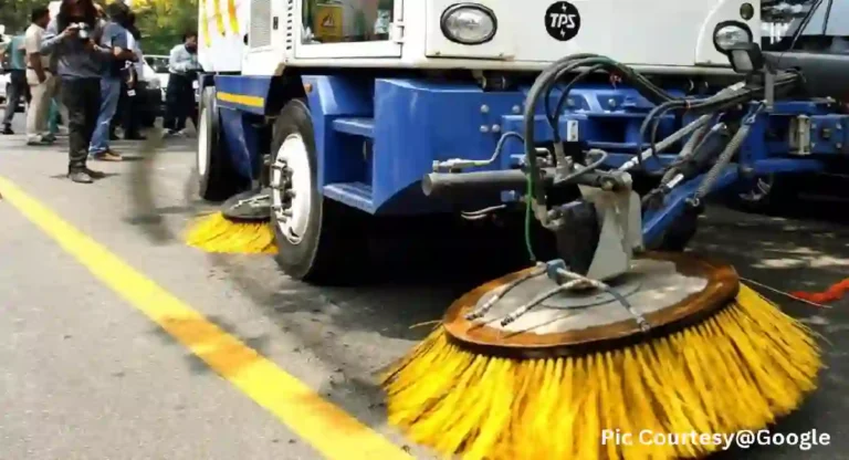 Mechanical Sweeping : दक्षिण मुंबईतील व्हिआयपींच्या रस्त्यांची सफाई यांत्रिक झाडुद्वारे