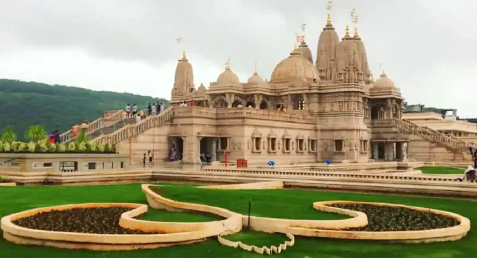 Swaminarayan Temple Pune : आध्यात्मिकता आणि स्थापत्यकलेच्या वैभवाने संपन्न असलेल्या 'या' मंदिराला तुम्ही भेट दिली का ?