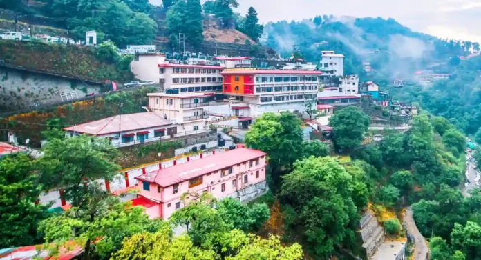 Hotels in Mussoorie Mall Road : मसुरी मॉल रोडवरील 'या' टॉप लक्झरीयस हॉटेल्सना तुम्ही भेट दिला का ?