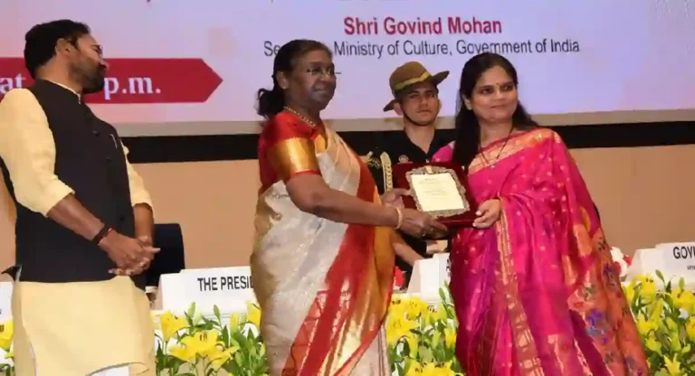 Award : अशोक सराफ, विजय चव्हाण, देवकी पंडित व कलपिनी कोमकली राष्ट्रीय साहित्य अकादमी पुरस्काराने सन्मानित