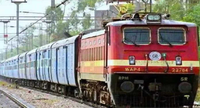 Indian Railway : मध्य रेल्वेला चालू आर्थिक वर्षात मिळाला १७ कोटी रुपयांचा विक्रमी महसूल