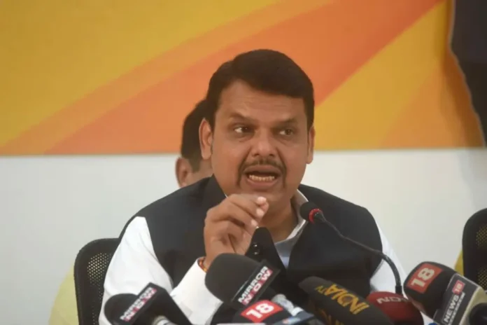 Devendra Fadnavis: लोकशाही संपवण्याचा प्रयत्न इंदिरा गांधींनी केला; फडणवीसांची फटकेबाजी