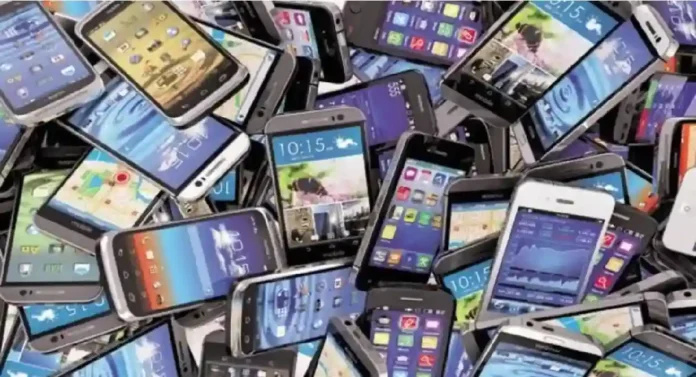 Mobile Handsets : देशातील 28 हजार 200 मोबाईल हँडसेट ब्लॉक होणार; काय आहे कारण ?