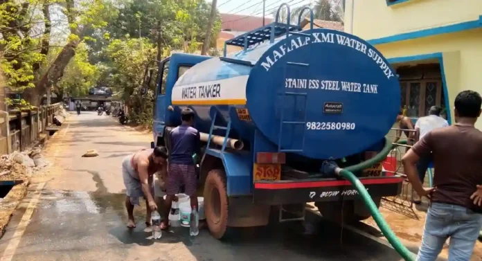 Water Tankers : पश्चिम विदर्भात टँकर फेऱ्यांमध्ये वाढ; कोट्यवधींचा खर्च