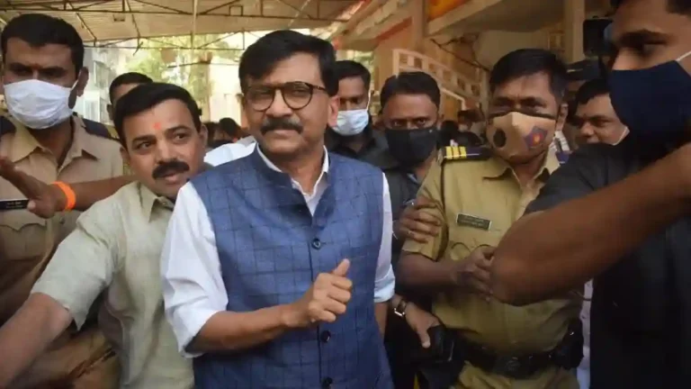 ऐन निवडणुकीत Sanjay Raut यांच्या अडचणींत वाढ; गुन्हा दाखल