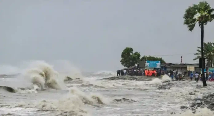 Remal Cyclone बंगालला धडकले! राज्यात परिस्थिती काय?
