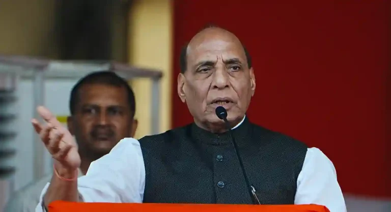 सशस्त्र दलांनी युद्धासाठी सज्ज व्हावे; संरक्षणमंत्री Rajnath Singh यांचे महत्वाचे वक्तव्य