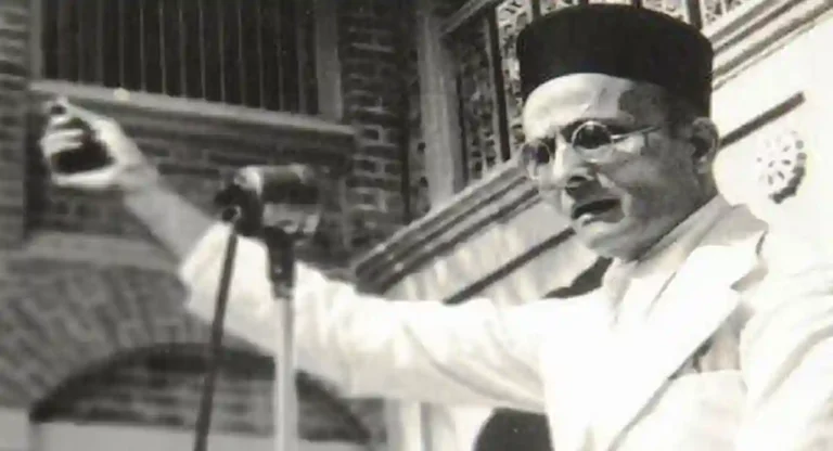 Veer Savarkar : स्वातंत्र्यवीर सावरकरांचे ‘हिंदुत्व’ या विषयावरील कोट्स!