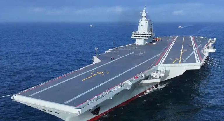 Chinese Warships : तैवानच्या समुद्री सीमेत चीनच्या १० लढाऊ जहाजांची घुसखोरी