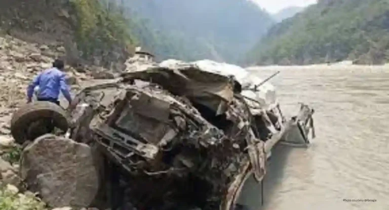 Uttarakhand Accident: पर्यटकांची बस दरीत कोसळली, १४ जणांचा मृत्यू, अपघातामागील कारण काय? वाचा सविस्तर…