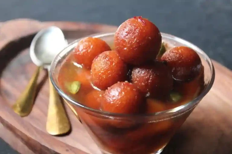 Gulabjamun Recipe: झटपट आणि स्वादिष्ट गुलाबजाम घरी बनवायचे आहेत? ‘ही’ रेसिपी नक्की वाचा