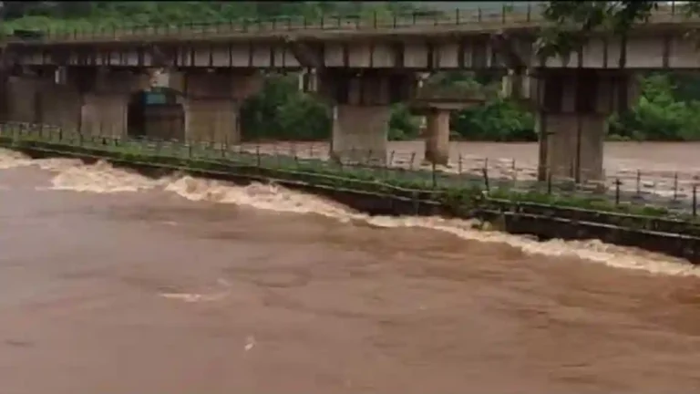 Konkan Rain Alert: कोकणात जोरदार पावसाची हजेरी; एनडीआरएफची टीम तैनात!