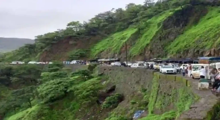 Varandh Ghat: कोकणातून पुण्यात जाताय तर थांबा! वरंध घाट वाहतुकीसाठी बंद; कधी सुरु होणार?