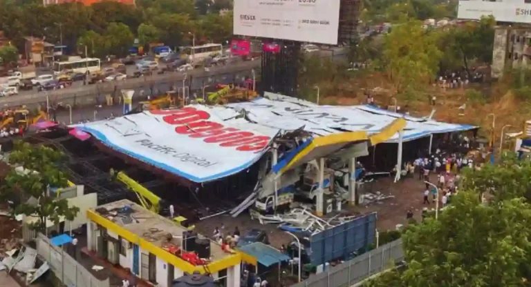 SC च्या आदेशानंतर Central, Western Railway अवाढव्य Hoardings हटविणार; किती आहेत नियमबाह्य फलक