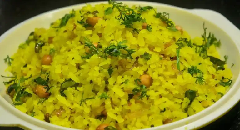 Pohe Recipe in Marathi : कांदे पोहे बनवायचे आहेत… ‘ही’ आहे सोपी रेसिपी