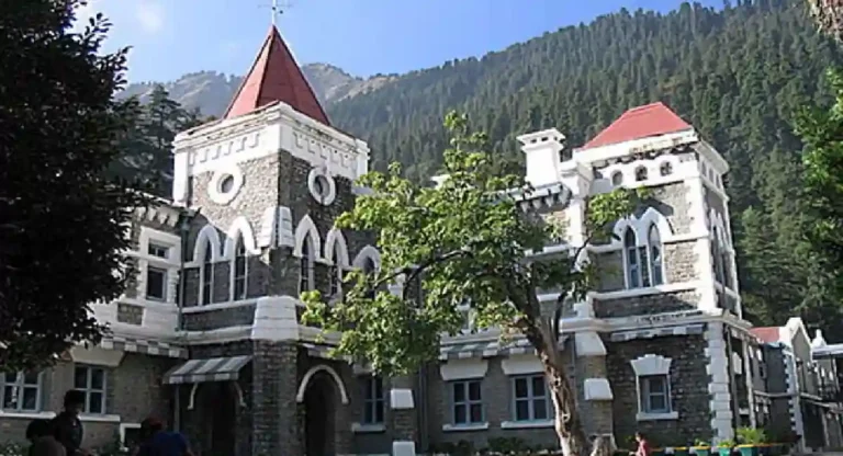 अल्‍पवयीन मुले-मुली ‘डेट’वर गेल्‍यास मुलावरच कारवाई का; Uttarakhand High Court चा सरकारला प्रश्‍न