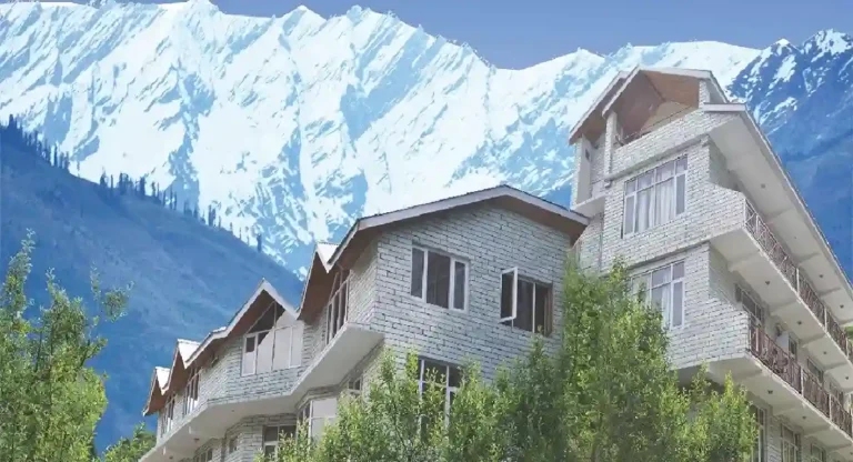 Manali Hotels : मनालीतील सर्वोत्तम हॉटेल कशी शोधावी ?