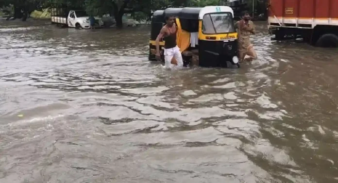 Palghar सह Thane जिल्ह्यातील सर्व शाळा-महाविद्यालयांना सुटी; उल्हास नदीने इशारा पातळी ओलांडली