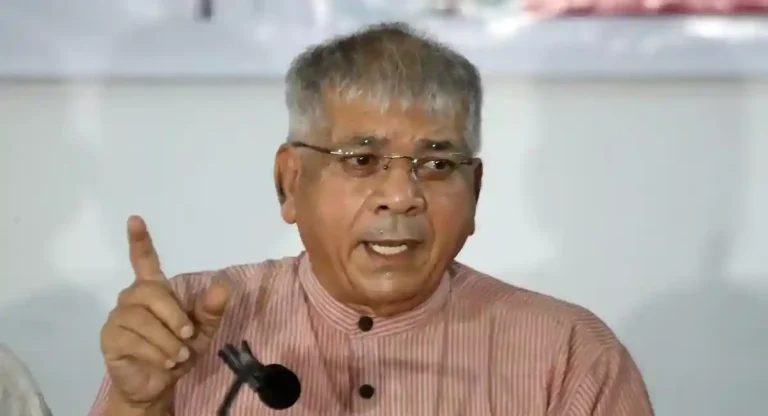 दलित – आदिवासींचा निधी कर्नाटकात काँग्रेसने इतरत्र वळवला; Ad. Prakash Ambedkar यांचा आरोप 