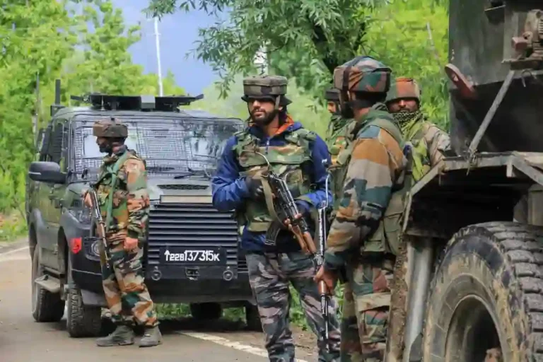 Jammu and Kashmir मध्ये ५०० स्पेशल पॅरा कमांडो तैनात; ५०-५५ पाकिस्तानी दहशतवादी असल्याचा संशय!