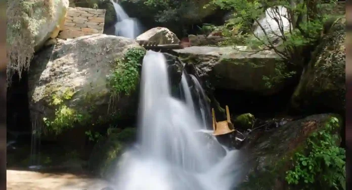 jana waterfall manali: मनालीमध्ये फिरायला जाणार आहात? मग 'या' फेमस धबधब्याला नक्की भेट द्या