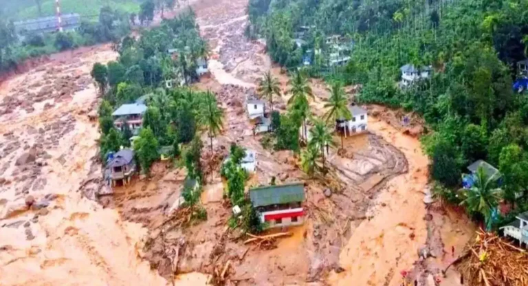 Wayanad landslides : इथून पळून जा; वायनाडमधील १४ वर्षांच्या मुलीने लिहिलेला निबंध २४ तासांत झाला खरा