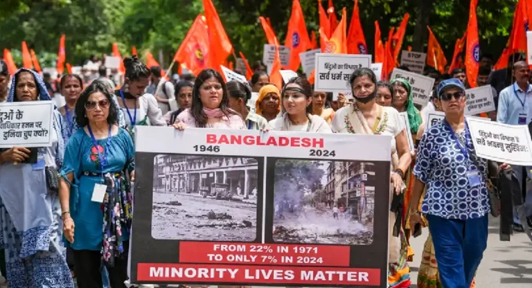 Protests in Bangladesh : हिंदूंकडून खंडणीमध्‍ये मागितले जाते आहे सोने, पैसे आणि मुली