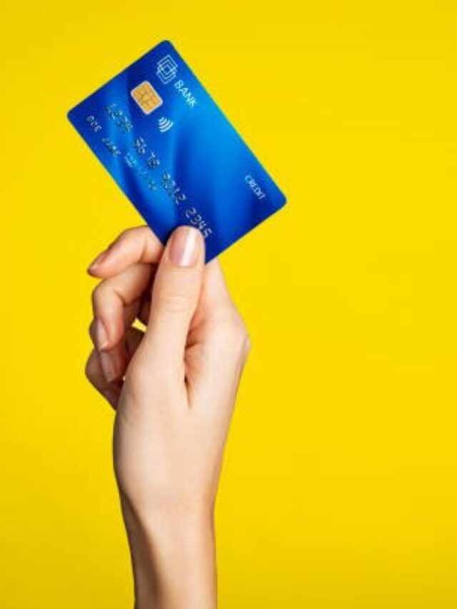 Credit Card : एक व्यक्ती किती क्रेडिट कार्ड ठेवू शकतो? जाणून घ्या