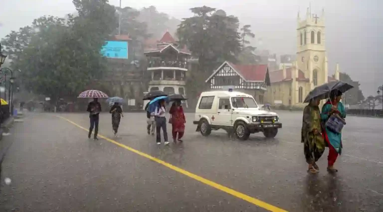 Heavy Rain : हिमाचलमधील २ राष्ट्रीय महामार्ग मुसळधार पावसामुळे बंद, अतिवृष्टीचा इशारा