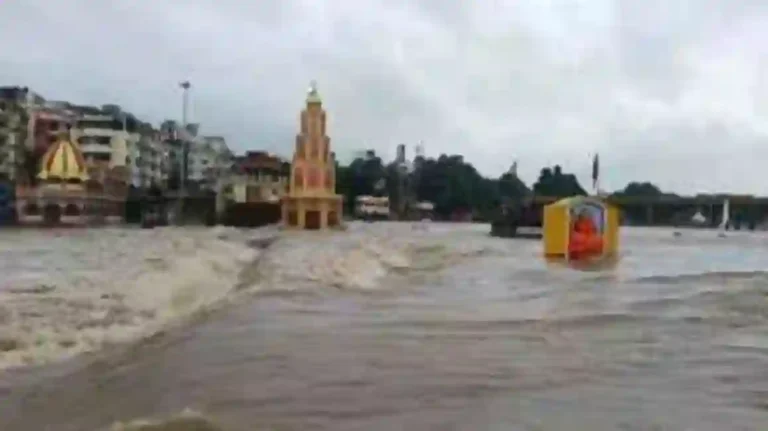 Rain Update : गोदावरीला पुन्हा पूर! दुतोंड्या मारुतीच्या छातीपर्यंत पाणी