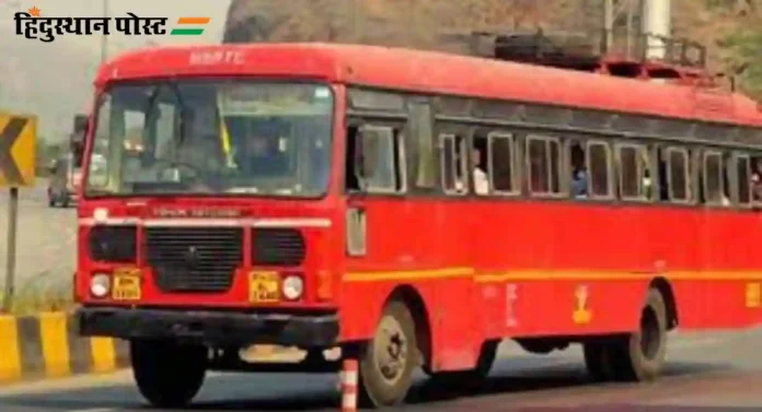 ST Bus अस्वच्छ अनेक बसेसमध्ये पान, गुटखाच्या पिचकाऱ्या, प्रवाशांना मनस्ताप