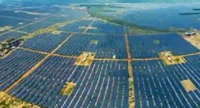 Adani Green Energy महाराष्ट्र सरकारला 6600 मेगावॅट अक्षय ऊर्जा पुरवणार