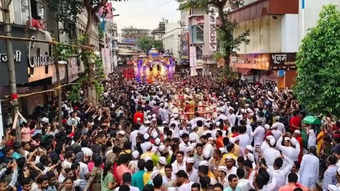 Pune Ganpati Visarjan: पुण्यात विसर्जनावेळी वाहतुकीमध्ये मोठा बदल! प्रमुख रस्ते पूर्णपणे बंद, पर्यायी मार्ग कोणता?