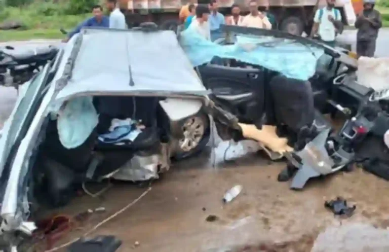 Accident News: नोकरीच्या शोधात निघालेल्या मजुरांच्या वाहनाची टँकरला धडक! ८ जणांचा मृत्यू