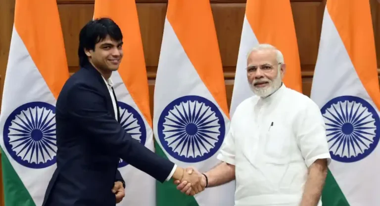 Neeraj Chopra : नीरज चोप्राची आई जेव्हा पंतप्रधान मोदींना चुरमा पाठवते….