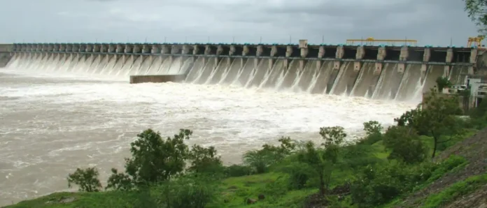 Ujani Dam: उजनीच्या पाण्यावर ६ कोटींची वीजनिर्मिती!