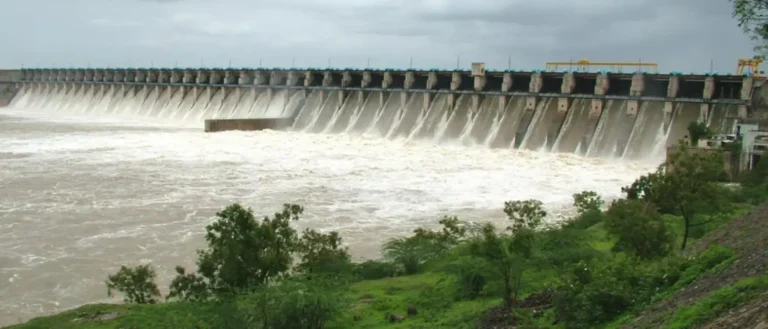 Ujani Dam: उजनीच्या पाण्यावर ६ कोटींची वीजनिर्मिती!