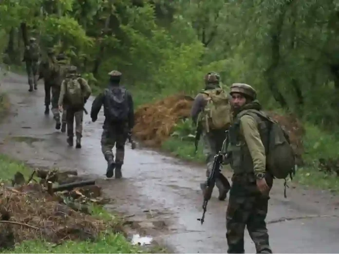 Indian Army: दोन जवानांचे दहशतवाद्यांकडून अपहरण! एक जवान तावडीतून सुटला