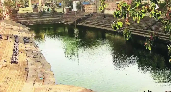 Banganga Temple : मुंबईतील बाणगंगा कशासाठी प्रसिद्ध आहे?